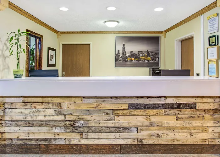 Hotel Days By Wyndham Great Lakes Naval Base
