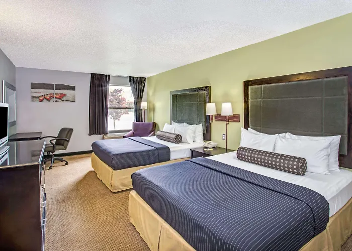 Days By Wyndham Great Lakes Naval Base Hotel *