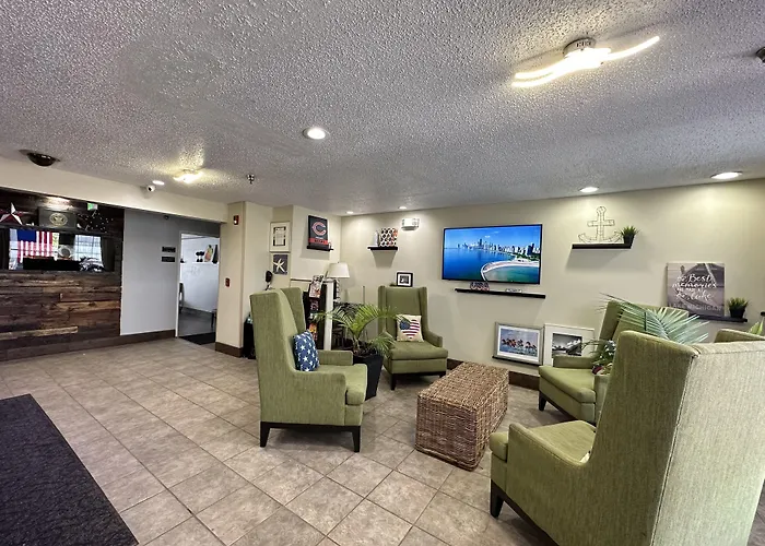 Days By Wyndham Great Lakes Naval Base Hotel North Chicago