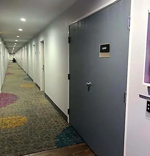 Days By Wyndham Great Lakes Naval Base Hotel