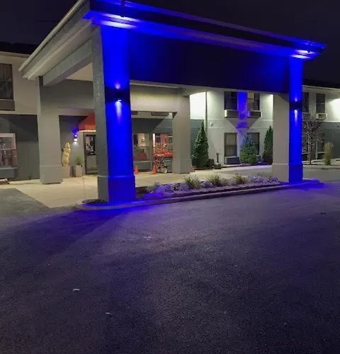 Hotel Days By Wyndham Great Lakes Naval Base *